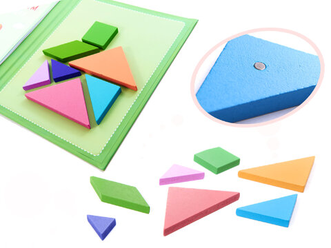 Magnetyczna układanka, książeczka z klockami 3D tangram
