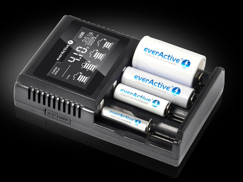 Ładowarka do akumulatorków cylindrycznych everActive UC-4000 + 2 akumulatory everActive R14 C Ni-MH 3500 mAh