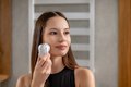 Masażer soniczny do liftingu twarzy z funkcją EMS KiCA iBeauty