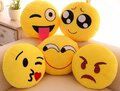 Poduszka dekoracyjna Emotki Emoji - całus kiss