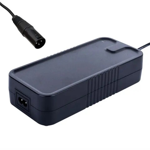 Akyga ładowarka do pojazdów elektrycznych AK-EV-13 42V / 4A 168W XLR męski 1m