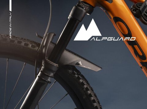 BŁOTNIK RACEONE ALPGUARD PRZÓD