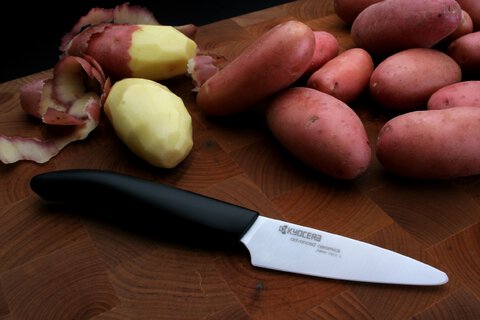 Ceramiczny nóż do obierania 7,5 cm (białe ostrze)