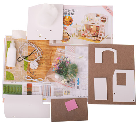 Domek dla lalek  piętrowy drewniany model do złożenia LED 19,5cm