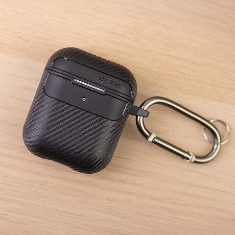 Etui Carbon do Airpods 4 z ANC czarne