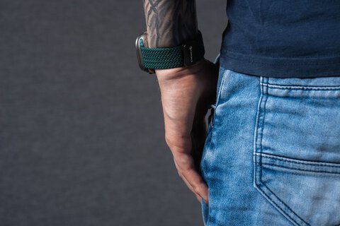 FORCELL F-DESIGN FA02 pasek magnetyczny nylonowy do APPLE Watch 42 / 44 / 45 / 49 mm ciemny zielony FORCELL F-DESIGN FA02 pasek magnetyczny nylonowy do APPLE Watch 42 / 44 / 45 / 49 mm ciemny zielony