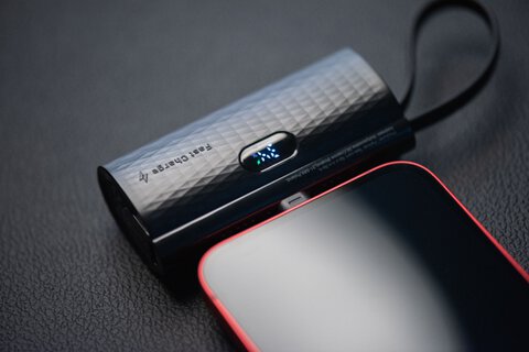 FORCELL F-ENERGY Power Plug F5K3 powerbank 5 000mAh z wbudowanym zczem do Lightning 8-PIN PD 20W czarny