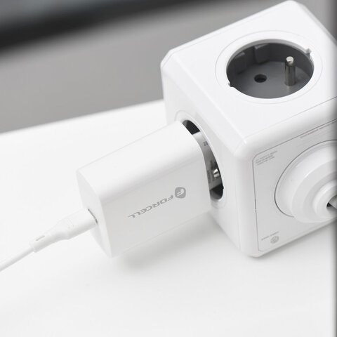 Forcell Ładowarka Sieciowa ze złączem USB typ C i kablem typ C - 3A 25W z funkcją ładowania PD i QC 4.0