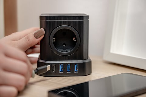 Kostka zasilająca Newell GaN Power Cube 9w1 - czarna