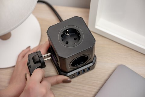 Kostka zasilająca Newell GaN Power Cube 9w1 - czarna
