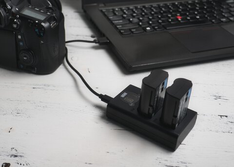 Ładowarka dwukanałowa Newell DL-USB-C do akumulatorów NP-W235 do Fujifilm