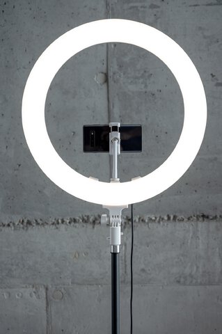 Lampa pierścieniowa LED Newell RL-18A - WB (3200 K - 5500 K) - Arctic White