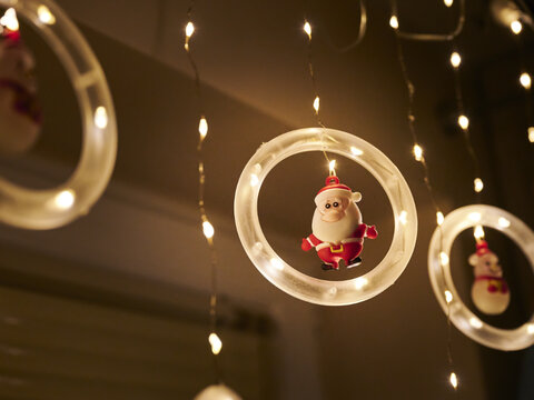 Lampki LED kurtyna z figurkami Boże Narodzenie 3m 125LED 10 żarówek ciepły biały zasilanie sieciowe