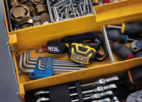 Latarka czołowa, czołówka Petzl Aria 1R E069CA00