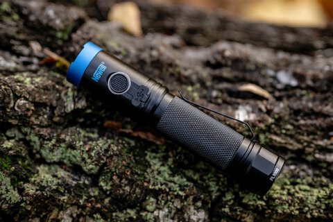 Latarka taktyczna Newell FL1000 USB-C