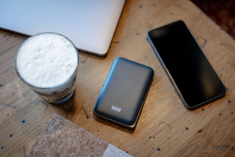 Power Bank Newell MS-10000 MagSafe 10000 mAh PD 20 W - szary