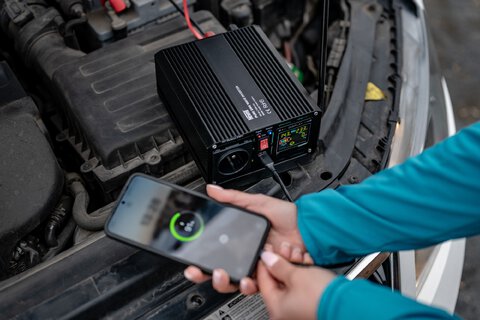 Przetwornica napięcia Newell z czystą sinusoidą - 12 V / 230 V, 500 W