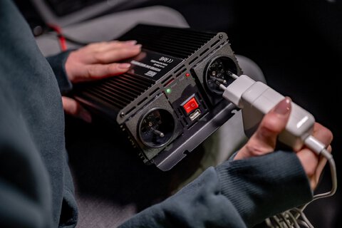 Przetwornica napięcia Newell z modyfikowaną sinusoidą - 12 V / 230 V, 1000 W