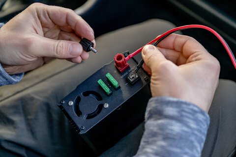 Przetwornica napięcia Newell z modyfikowaną sinusoidą - 12 V / 230 V, 500 W