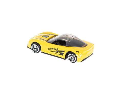 Samochód, resorak metalowo-plastikowy sportowy żółty 7 cm