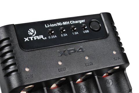 Ładowarka do akumulatorów cylindrycznych Li-ion i Ni-MH 18650 Xtar XP4