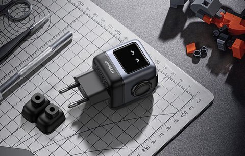 Ugreen Nexode RG Robot GaN CD361 25685B 65W szybka ładowarka sieciowa z 2 gniazdami USB-C PD oraz USB